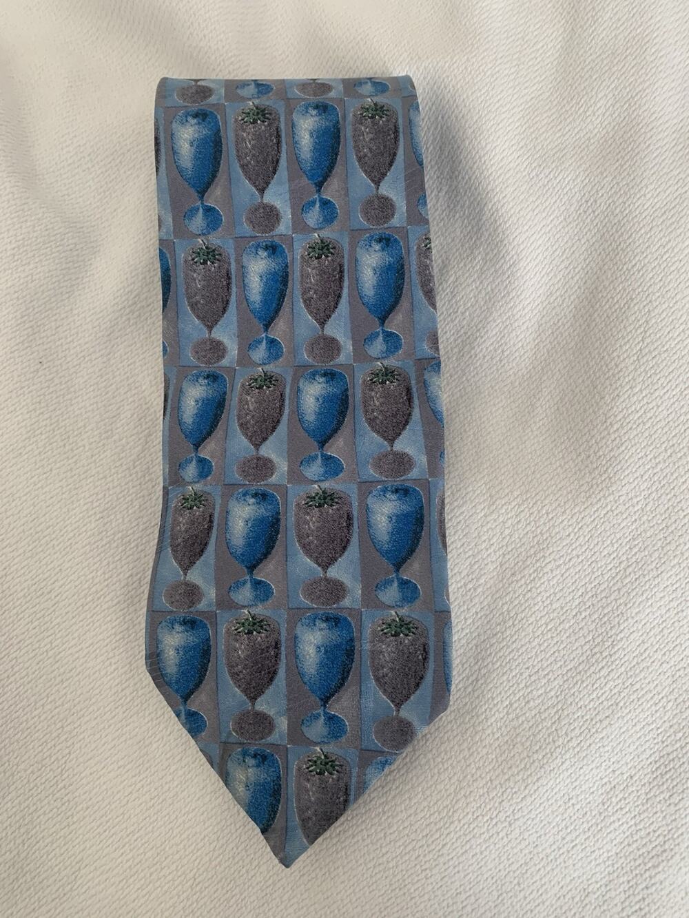 Rare Ermenegildo Zegna Men's Tie - Unique Goblet Design